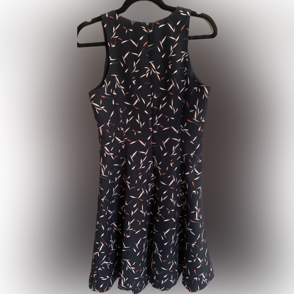 Banana Republic Dress Women’s 8 M Navy Blue Print Sleeveless Flowy NEW - Picture 4 of 5